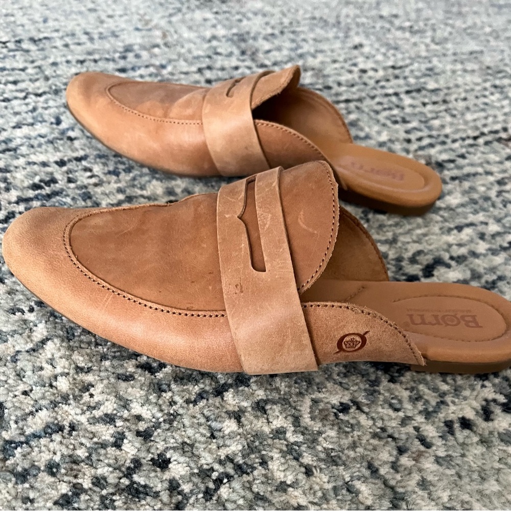 BORN Cayo tan leather penny loafer mule, size 7